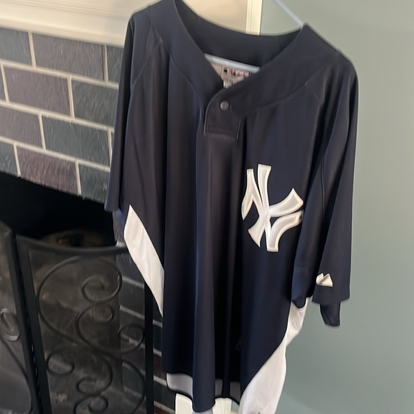 Vintage MLB New York Yankees Majestic Jersey-Top - Picture 14 of 15